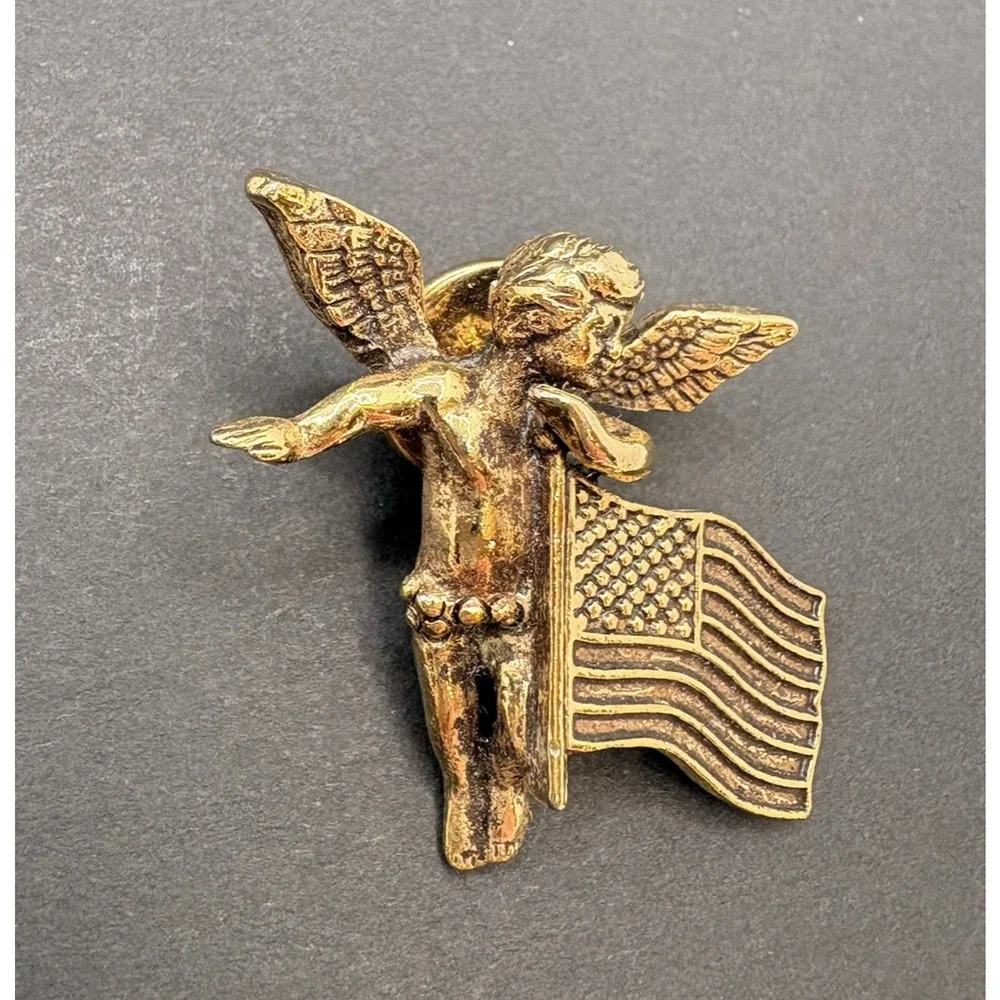 Vintage Kirks Folly American Flag USA Cherub Angel‎ Pin Brooch Gold Tone